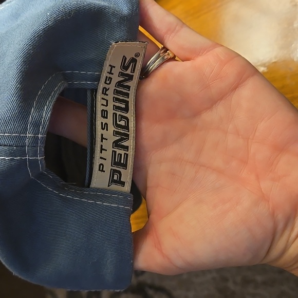Penguins ball cap - Picture 2 of 3